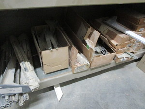 lot 293 image: Shelving components wall strips, b...