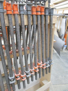 lot 263 image: Pony pipe clamps 1, approx 29L, q...