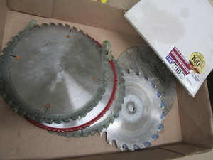 lot 295 image: Saw blades with newly sharpened 7-1...