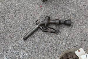 lot 634 image: Gas Pump Handle