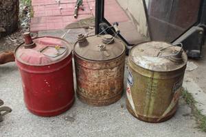 lot 636 image: Lot of (3) 5-Gallon Gas Cans