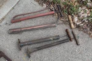 lot 639 image: Lot of (4) Vintage Hand Air Pumps