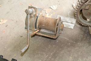 lot 652 image: Thern 47602 2000-lb Hand Cable Winch