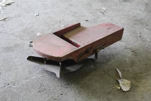 lot 657 image: Seed Spreader