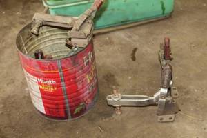 lot 662 image: Lot of (6) Clamps