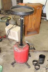 lot 664 image: Rolling Oil Drain Station
