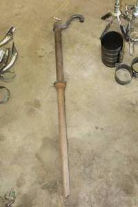 lot 665 image: Oil Drum Pump