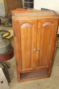 lot 672 image: Wood Cabinet