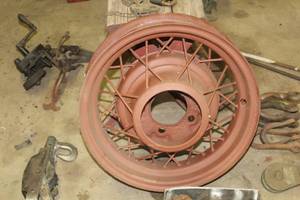 lot 695 image: Size 18x5 Tire Rim