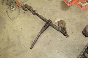 lot 701 image: Chain Tightener