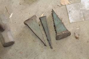 lot 714 image: Lot of (3) Splitting Wedges