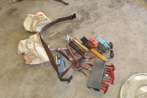 lot 751 image: Tool Belt, Hand Tools
