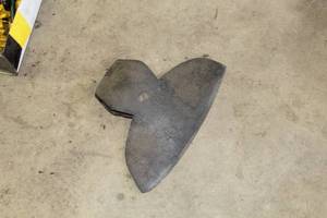 lot 754 image: Vintage 12 Axe Head