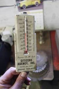 lot 759 image: Vintage Wall Thermometer