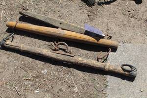 lot 795 image: Lot of (3) Vintage Horse Rigging Parts