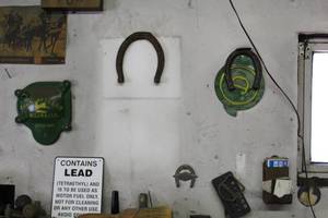 lot 806 image: Lot of (6) Wall Art