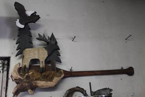 lot 808 image: Outdoor Scene Wood Key Holder