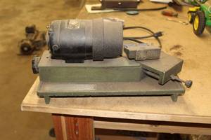 lot 819 image: SRD DG76M Drill Sharpener