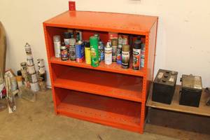 lot 823 image: Metal Shelving Unit 3-shelf