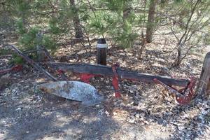 lot 825 image: Vintage 9 Plow