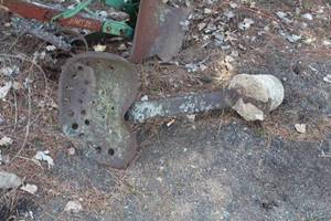 lot 829 image: Tractor Seat