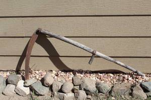 lot 835 image: Scythe