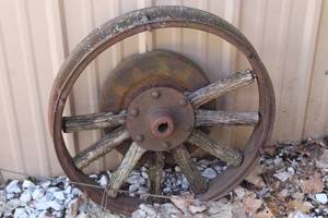 lot 836 image: Vintage 22 Wagon Wheel