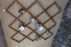 lot 844 image: Bird House Rack, Bird Houses