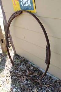 lot 845 image: Vintage Wagon Wheel Outer Rim