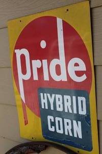 lot 846 image: Vintage Pride Hybrid Corn Sign