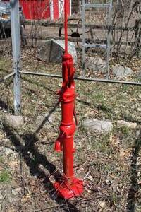 lot 847 image: Vintage Well Pump