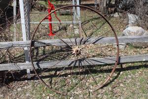 lot 860 image: Vintage 55 Wagon Wheel