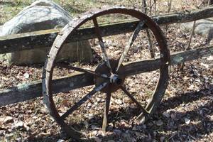 lot 864 image: Vintage 36 Wagon Wheel