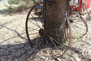 lot 866 image: Vintage 54 Wagon Wheel