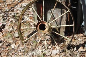 lot 865 image: Vintage 28 Wagon Wheel