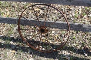 lot 879 image: Vintage 26 Wagon Wheel