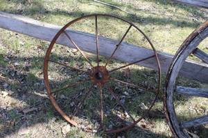 lot 885 image: Vintage 26 Wagon Wheel