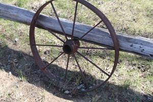 lot 886 image: Vintage 26 Wagon Wheel