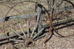 lot 890 image: Vintage Wagon Wheel Parts