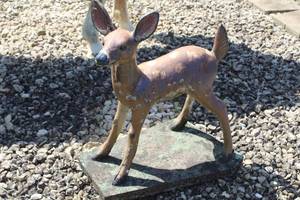 lot 908 image: Deer Lawn Dcor
