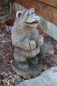 lot 923 image: Bear Wood Carving Statue