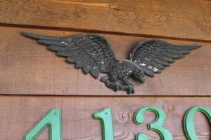 lot 918 image: Eagle Metal Wall Dcor