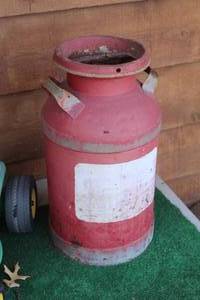 lot 920 image: Milk Can