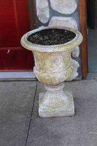 lot 925 image: Lot of (2) Urn Planters