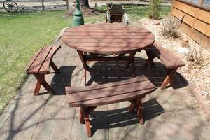 lot 931 image: Picnic Table, (4) Benches