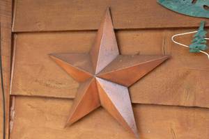 lot 937 image: Star Metal Dcor