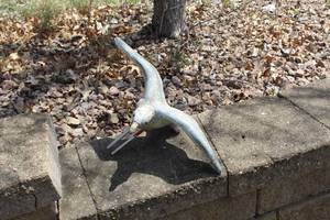 lot 975 image: Seagull Yard Statue
