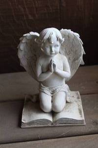lot 996 image: Praying Angel Yard Statue