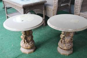 lot 1018 image: Lot of (2) Decorative Side Tables