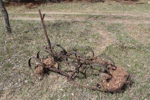 lot 611 image: Cultivator Part